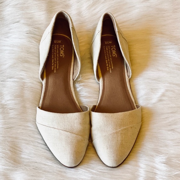 Toms Shoes - NWOT Toms Pointed Flats